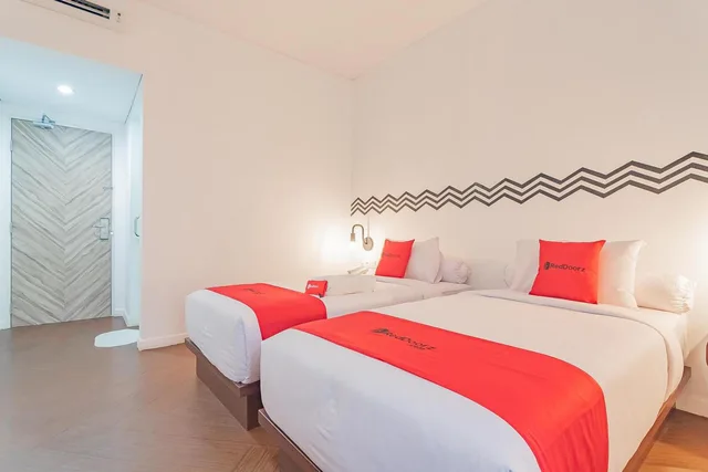 Reddoorz, Suite, Twin Beds، RedDoorz Premium @ Hotel Hebat 4/10