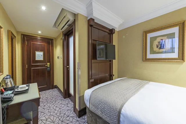 غرفة تنفيذية مفردة، Hyde Park International Hotel 6/12