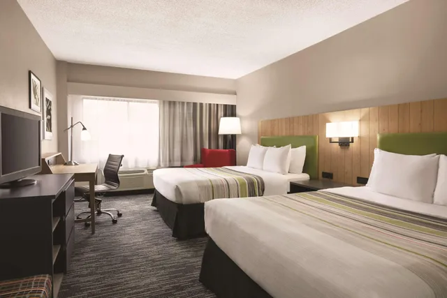 Suite, 2 Queen Beds, Country Inn & Suites by Radisson, Williamsburg East (Busch Gardens), VA 1/2