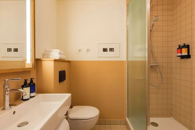 غرفة قياسية بسرير كوين، Grand Mess Clermont Ferrand 7/8