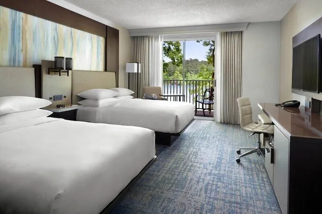 غرفة ديلوكس بسريرين كوين بإطلالة على البحيرة، Atlanta Evergreen Lakeside Resort 2/5