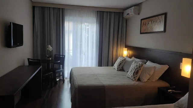 غرفة بسرير مزدوج وسرير فردي، Hotel Pousada Querencia 9/10