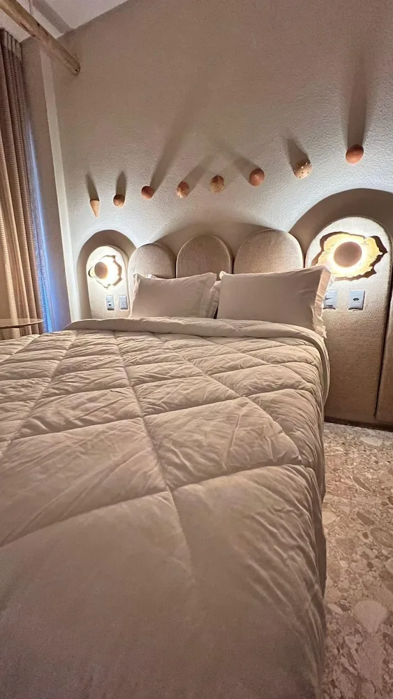 غرفة فاخرة بسرير كوين بإطلالة على البحر بشرفة، Janga Boutique Hotel 5/7