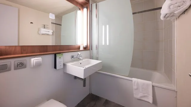 غرفة سوبيريور بسرير كينج، Campanile Bordeaux Sud Pessac 6/6