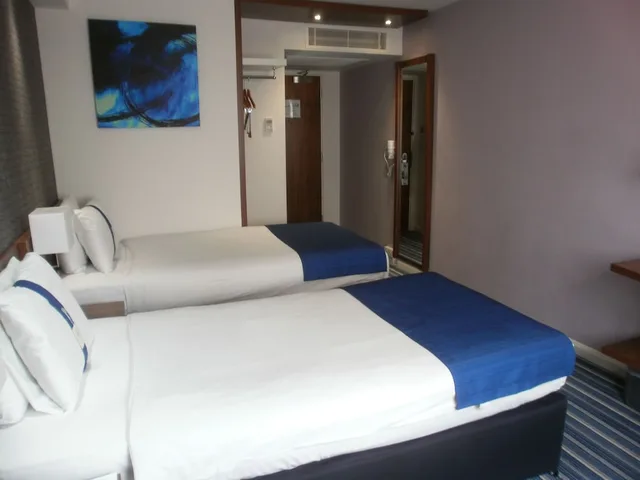 غرفة قياسية بسريرين منفصلين، Holiday Inn Express Derry - Londonderry 2/5