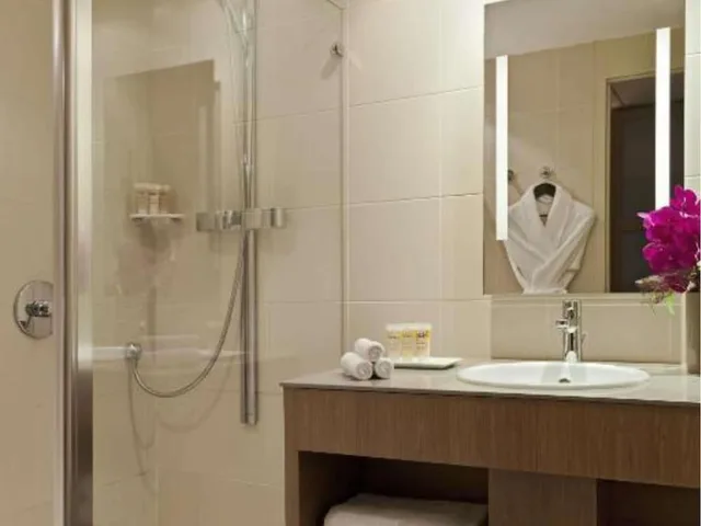 غرفة سوبيريور بسرير كينج، Pullman Bordeaux Lac 8/10