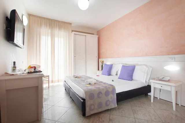 غرفة بسرير مزدوج أو سريرين منفصلين، Hotel Ambra 3/10