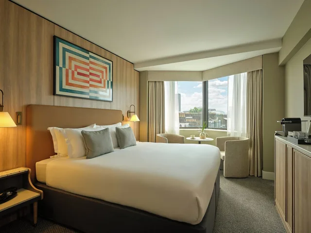 Bay, Twin Beds، The Imperial 1/7