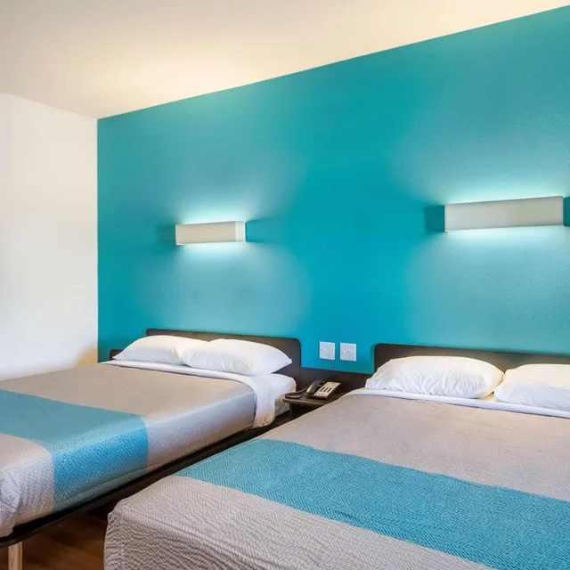 2 Queen Beds - Mobil Access Tub Smk Micfridg، Motel6 Channelview, TX 5/10