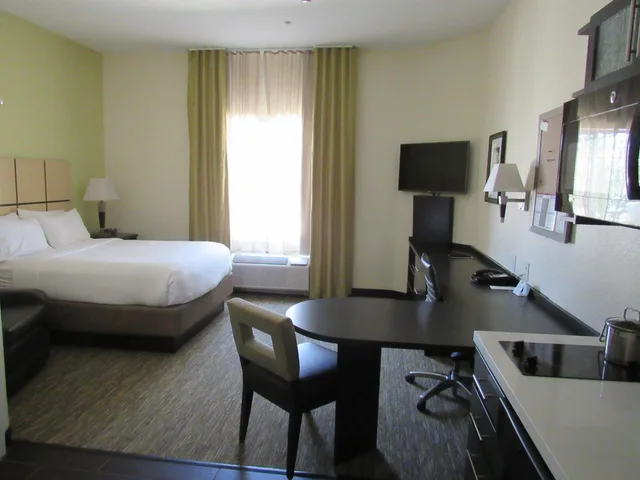 1 Bedroom, Suite, King Bed, Sofa, Accessible, Candlewood Suites COTULLA 1/4
