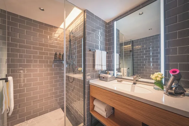 Executive, King Bed, UrCove by Hyatt Nanjing Downtown 7/9