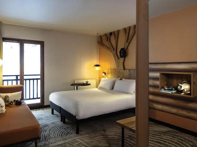غرفة ثلاثية بسرير مزدوج وسرير فردي، Ibis Styles Les Houches Chamonix 1/3