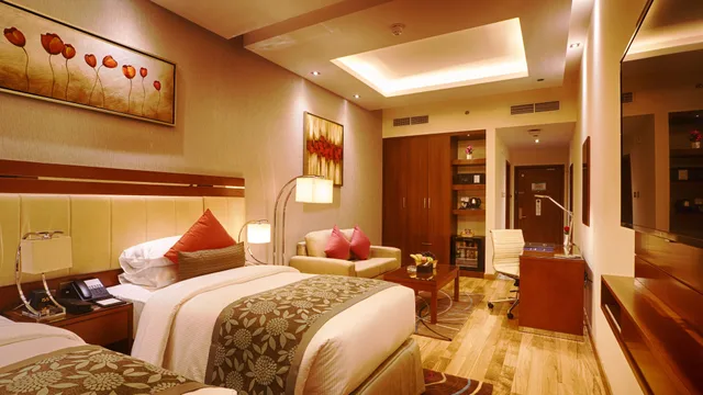 غرفة ديلوكس بسرير كينج، Rose Park Hotel Al Barsha 1/3