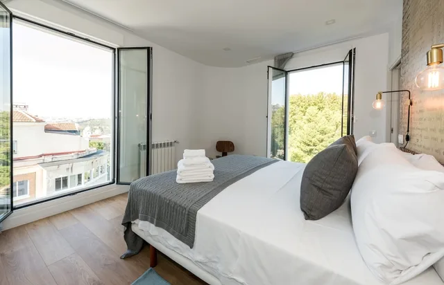 Skyline, Grand, Suite, King and Twin Beds، Apartment Plaza Espana Skyline By Be Mate 1/10