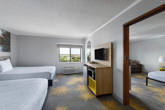 جناح بسرير كوين، Days Inn & Suites By Wyndham Kansas City South 2/4
