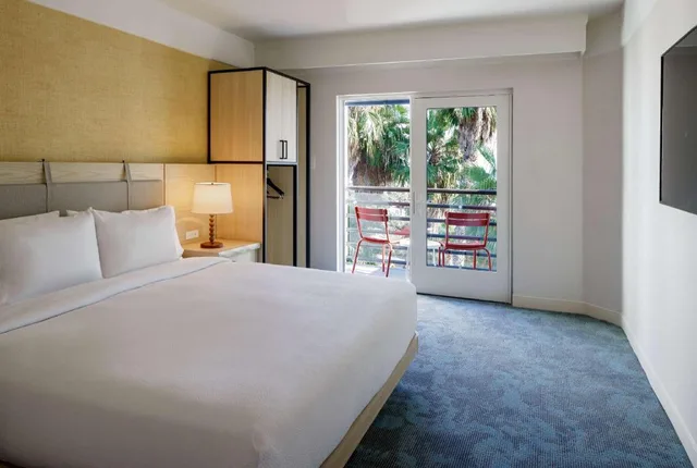 جناح بسرير كينج بإطلالة على البحر بشرفة لذوي الإعاقة، Hilton Garden Inn Dana Point Doheny Beach 1/1