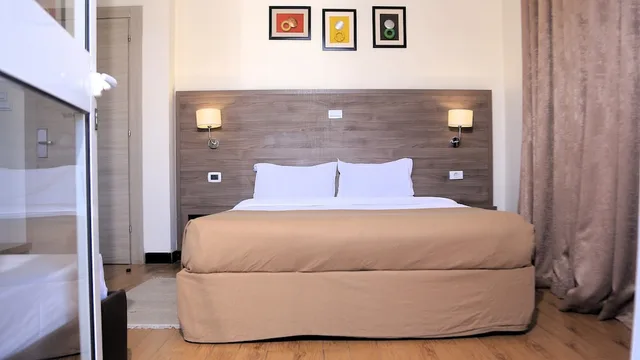 غرفة ديلوكس بسرير مزدوج وسرير فردي، Venetian Hotel 5/10
