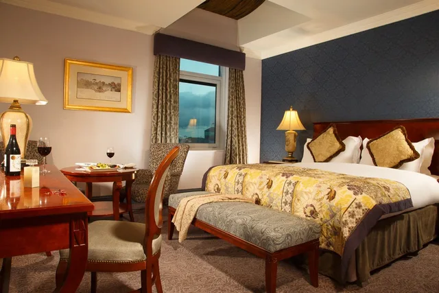 Superior, King Bed, The Heritage, Killenard 1/4