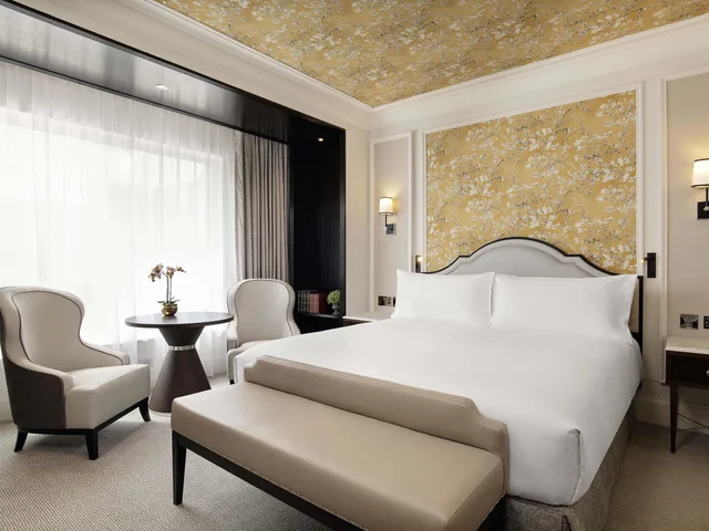 غرفة بسرير كينج، Fairmont Windsor Park 1/7