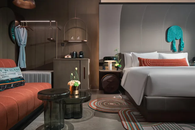 غرفة قياسية بسريرين مزدوجين، Hotel Indigo Ningbo Riverside 1/2