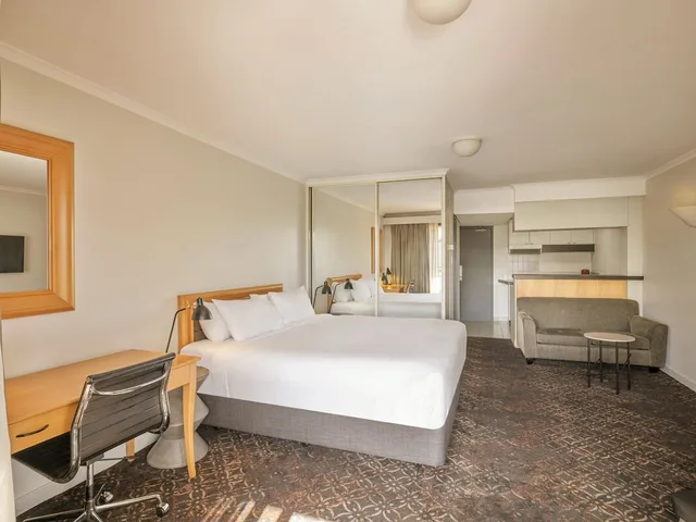 استوديو بسرير كوين بشرفة بإطلالة، Rendezvous Hotel Sydney The Rocks 3/9
