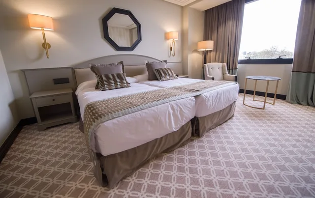 Room, Twin Beds, Hotel Bahia 2/8