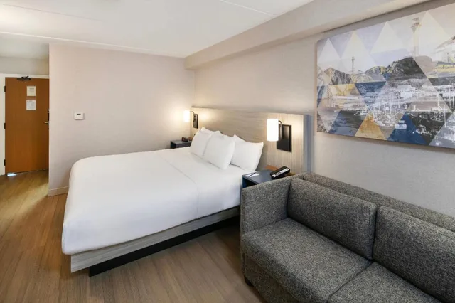 Upgrade, King Bed، Comfort Inn Yarmouth 3/9