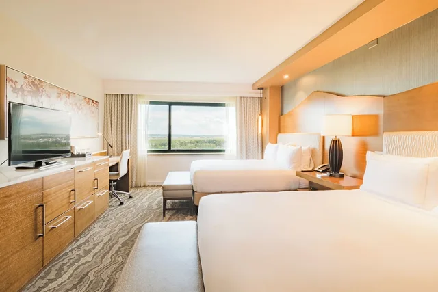 غرفة ديلوكس بسريرين كوين، The Inverness Denver, a Hilton Golf & Spa Resort 1/10