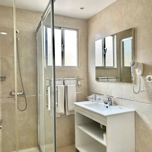 غرفة رباعية، Hotel Victoria Centro 8/8