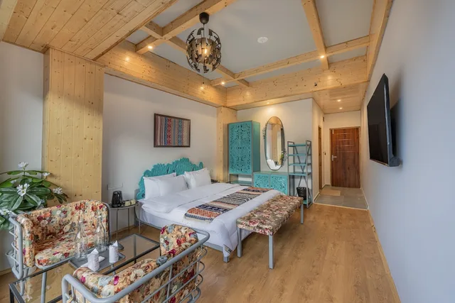 استوديو كومفورت بسرير كينج بإطلالة على الجبل بشرفة، Echor Himalayan Heights Luxe Manali 5/10