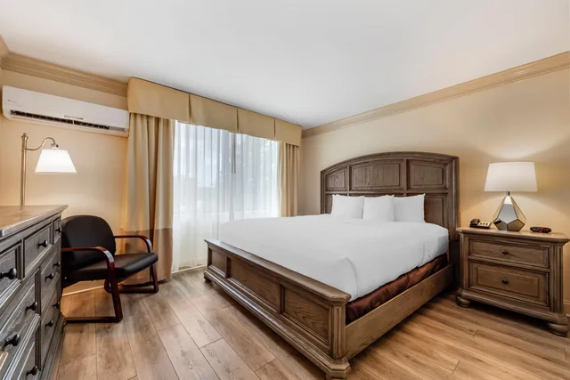 جناح بسرير كينج، Clarion Hotel & Conference Center Toms River 1/5