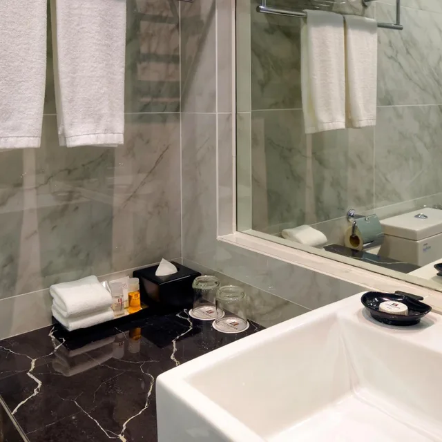 Basic, Triple, The Klagan Hotel 8/10