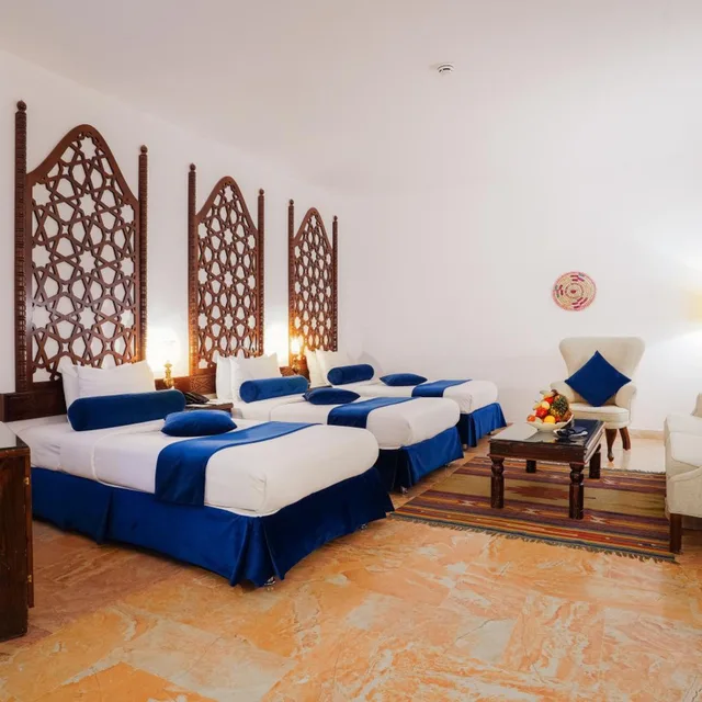 غرفة قياسية ثلاثية، Old Village Resort Petra 1/10
