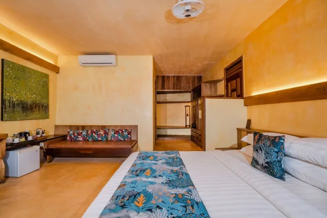 Retreat, Sunset, King Bed, Shared Balcony، Veranda Natural Resort 3/4
