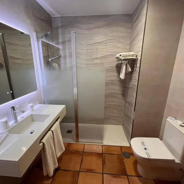 غرفة ثلاثية، Hotel Sierra de Ubrique 5/9
