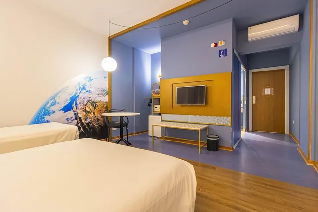 غرفة عائلية بسرير مزدوج وسرير فردي، Hotel Euro Suite Curitiba Batel By Nacional Inn 2/4