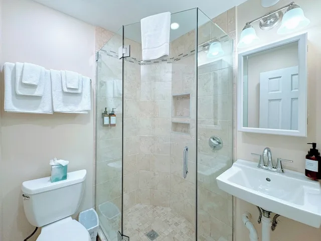 استوديو بريميوم بسرير كوين مع أريكة بمطبخ، Copley House 4/7