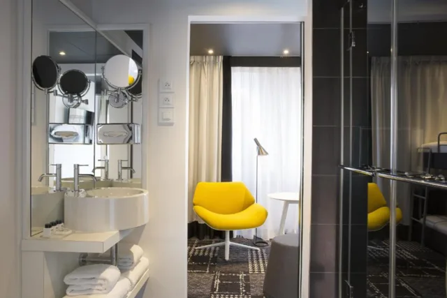 جناح بشرفة، Hotel Ekta 3/3