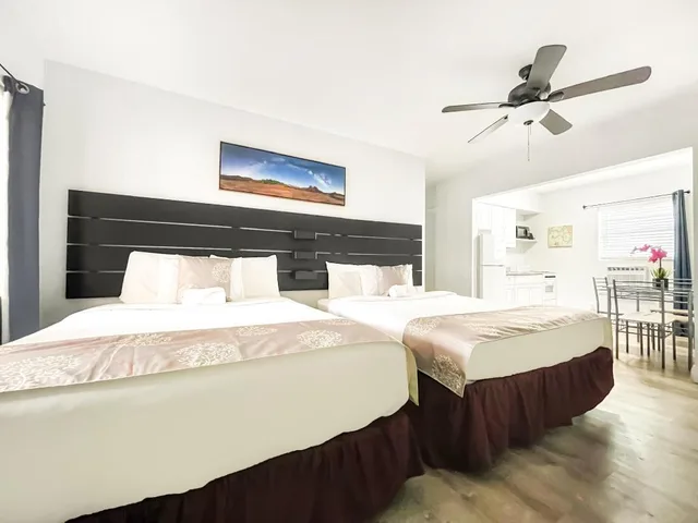 Room, Double Bed, Seagull Hollywood Beach 2/5