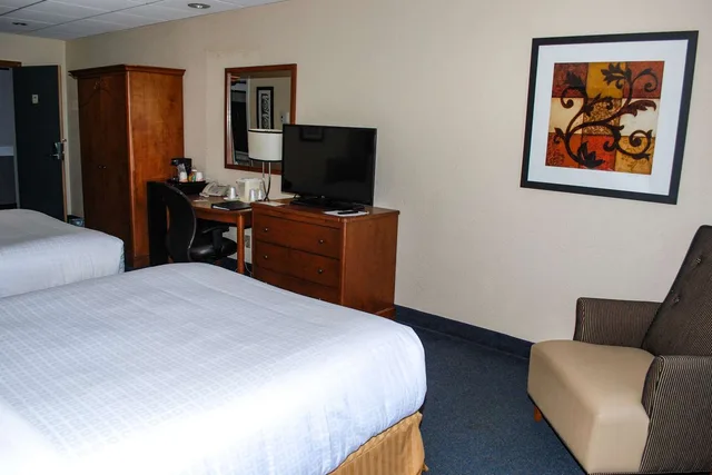 غرفة بسريرين كوين، Rodeway Inn Grand Falls 2/3