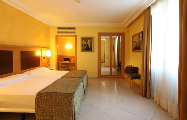 غرفة ثلاثية بثلاثة أسرّة، Hotel Nouvel 2/6