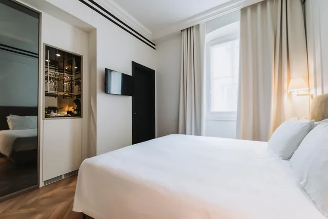 Room, Double or Twin Bed, Continentale Hotel 6/10