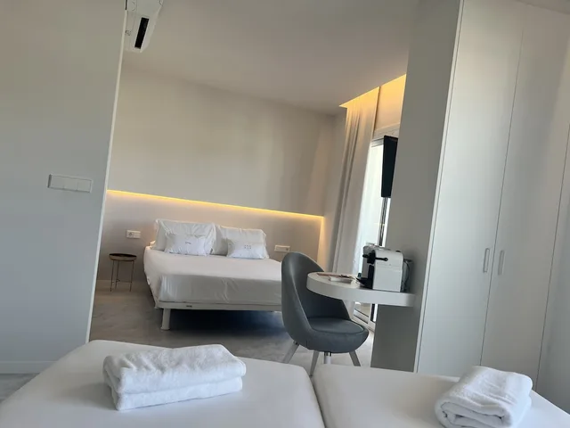 Connecting, Comfort, Family, 2 Double Beds, Pool View, Balcony, Hotel Aromar 2/8