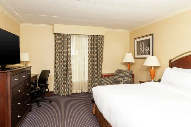 جناح جونيور، Doubletree By Hilton Hotel Grand Rapids Airport 1/4
