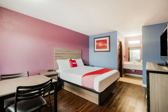 غرفة بسرير كوين، OYO Hotel Houston N Fm-1960 Champions TX 3/10