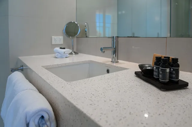 1 Bedroom, Spa, King Bed, Beach Front، On The Beach Noosa 6/6