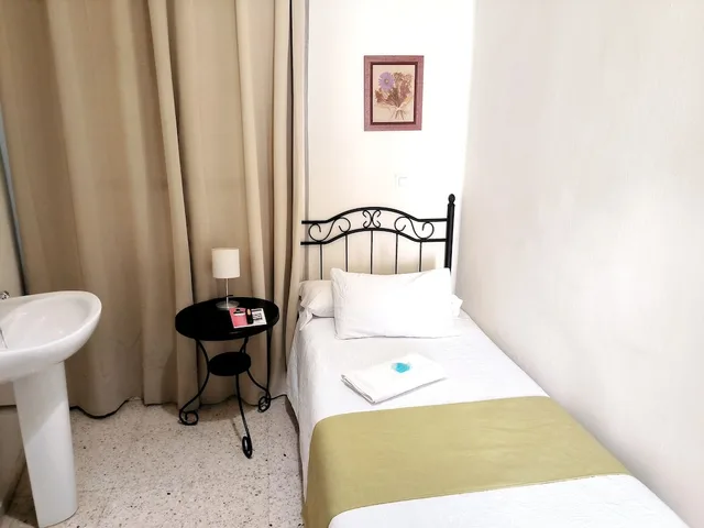 Tower, Single, Shared Bathroom، Pension Perez Montilla 5/6