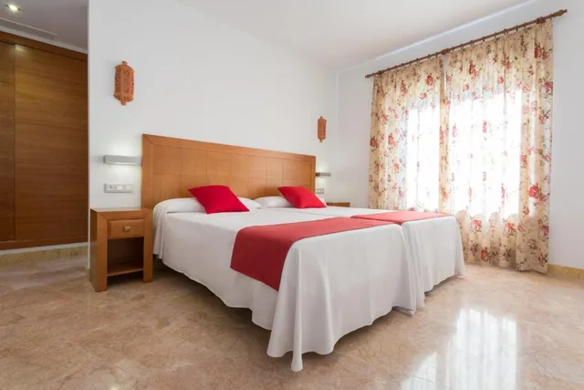 غرفة قياسية بسريرين منفصلين، Hotel Riad Arruzafa 1/2