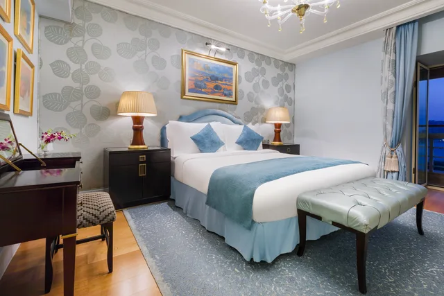 Suite, River View, Kempinski Nile Hotel 2/3
