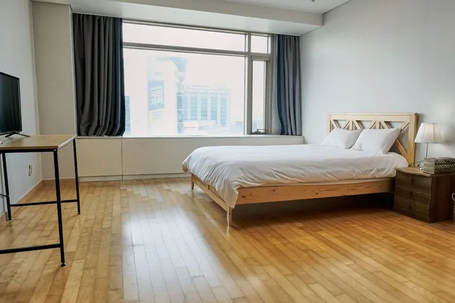 غرفة بسرير كوين، Gogo House 2/5